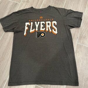 Majestic Philadelphia Flyers T-shirt Men’s Size Medium Color Gray